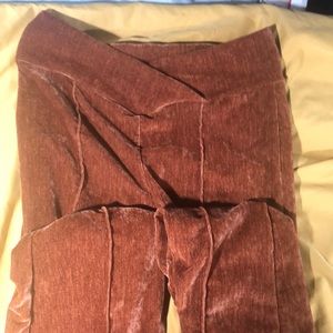 Super cute v-shaped red/brown chalk bell bottoms pants